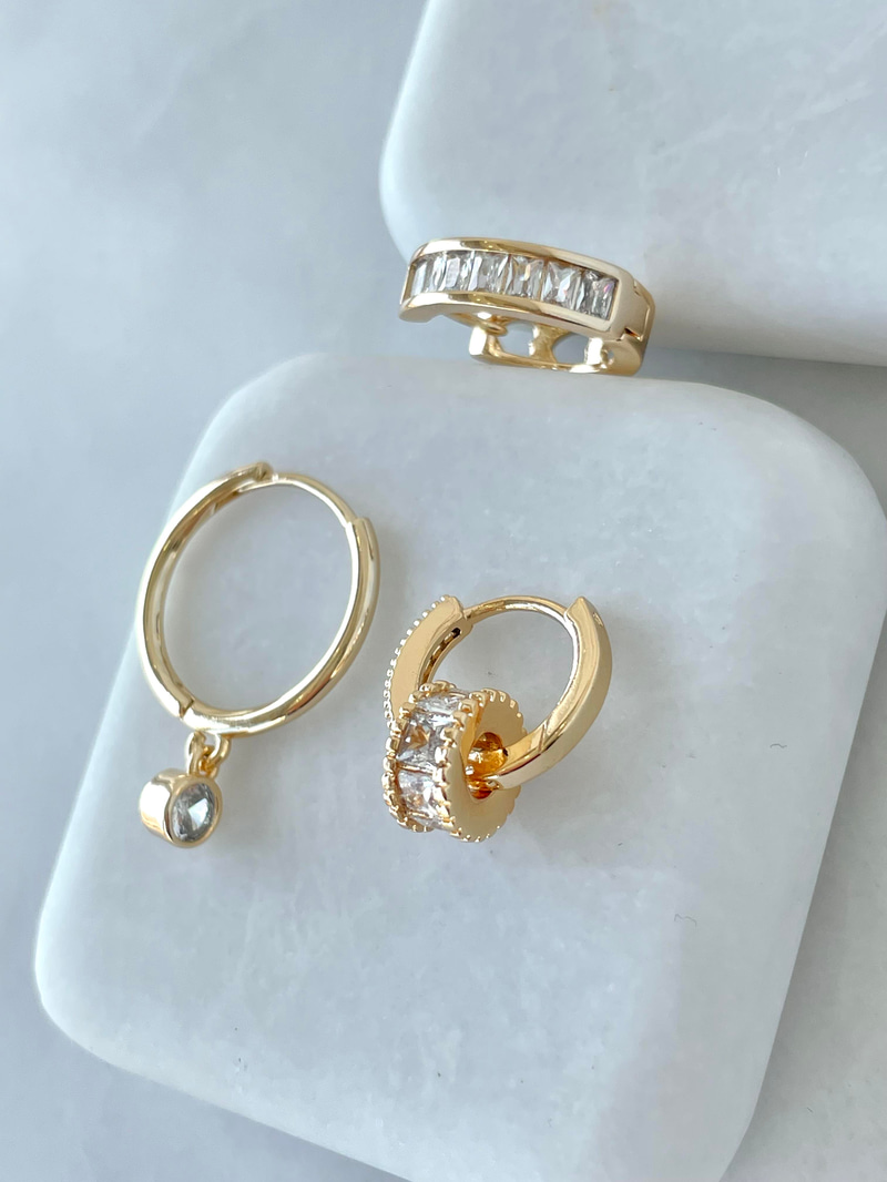 Altın Kaplama Üçlü Kristal Taşlı Silindir Sallantılı Küpe Gold