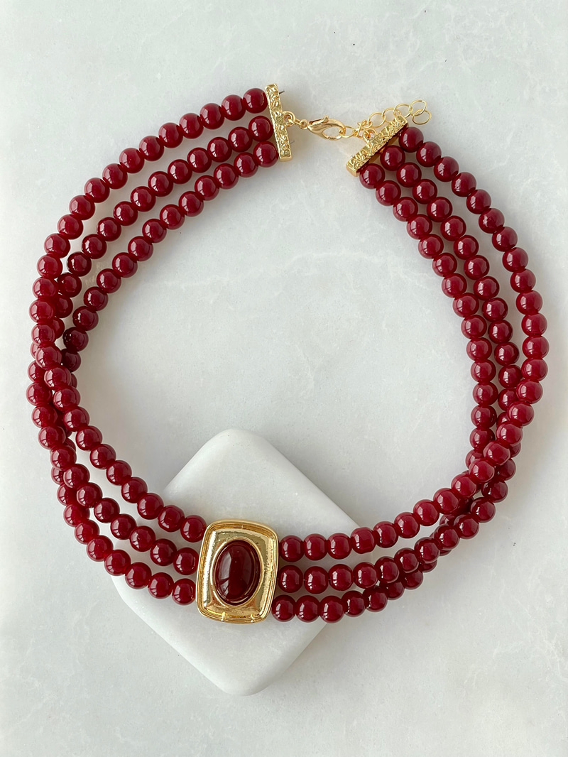 Üç Sıra Boncuklu Vintage Plaka Choker Kolye Bordo