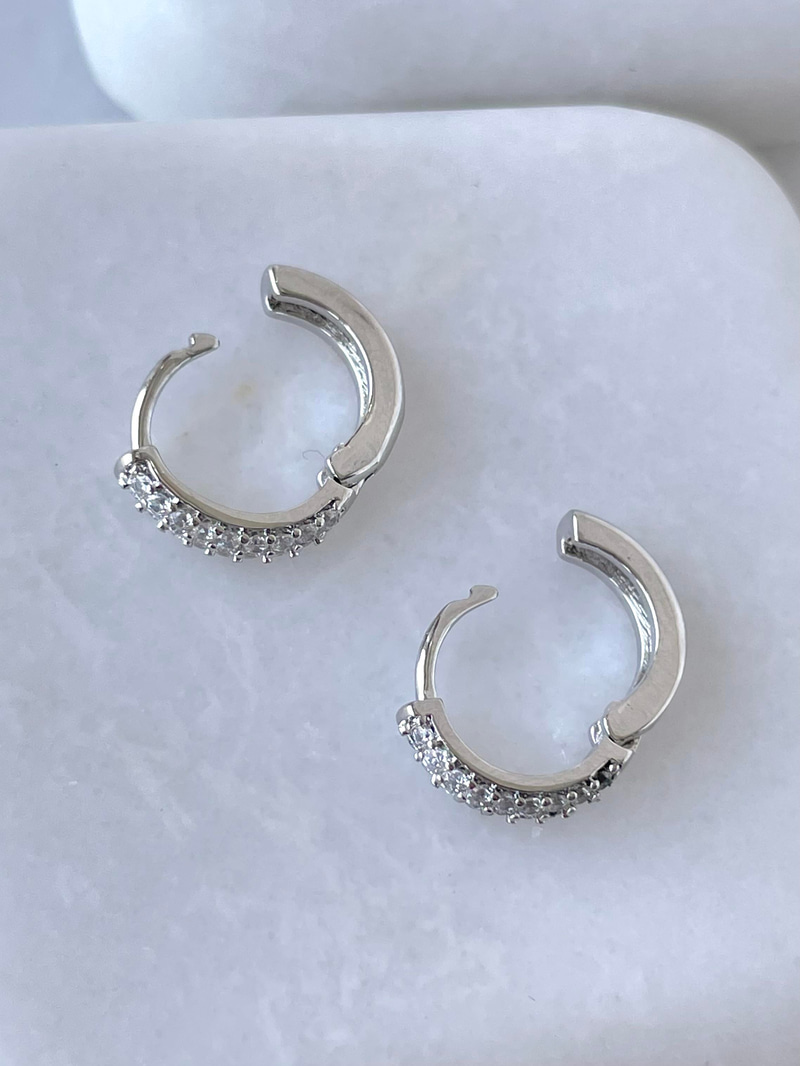 Özel Seri Gömme Taşlı Minimal Halka Küpe Gümüş