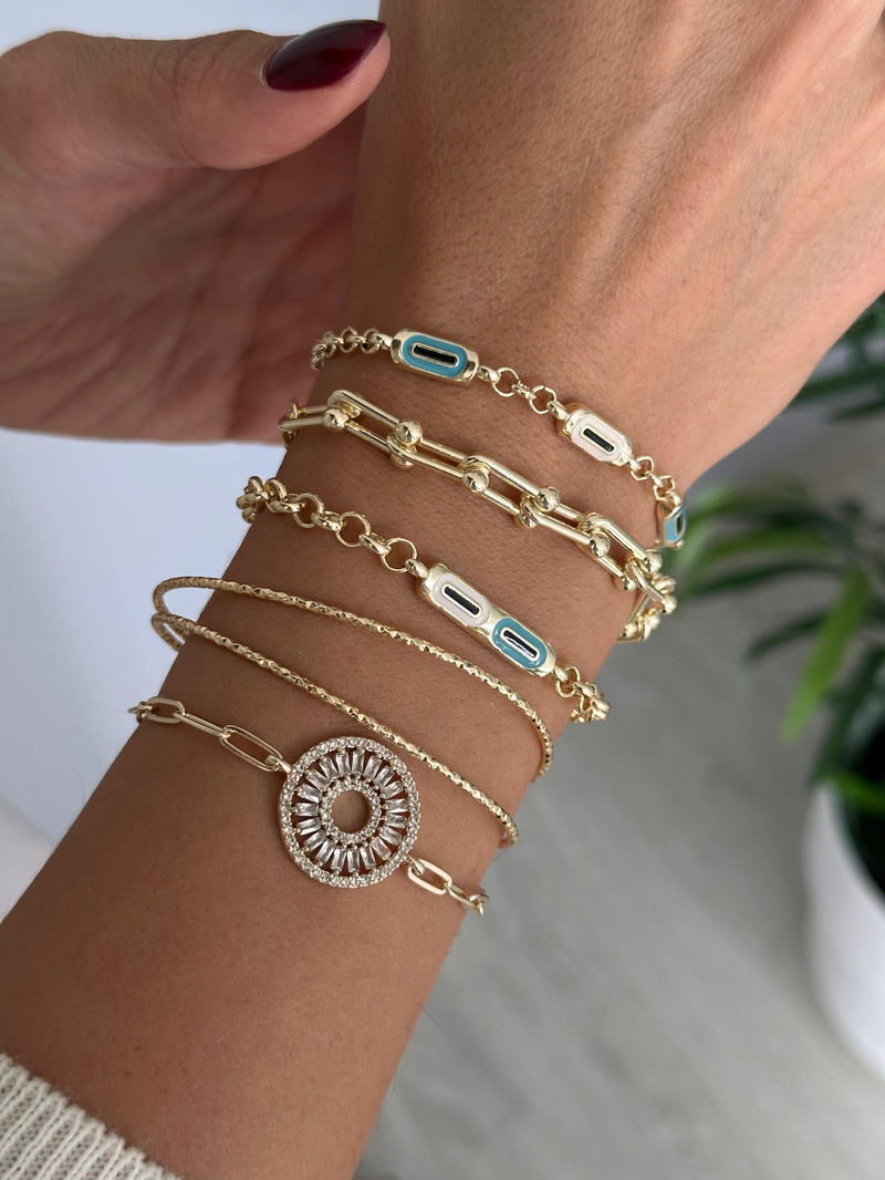 Halka Geçmeli Marka Model Bileklilk Gold