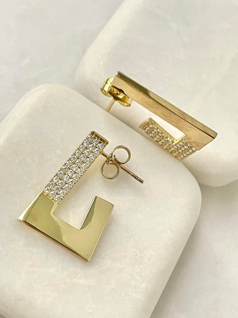 Özel Seri Zirkon Taşlı Asimetrik Tasarım Küpe Gold