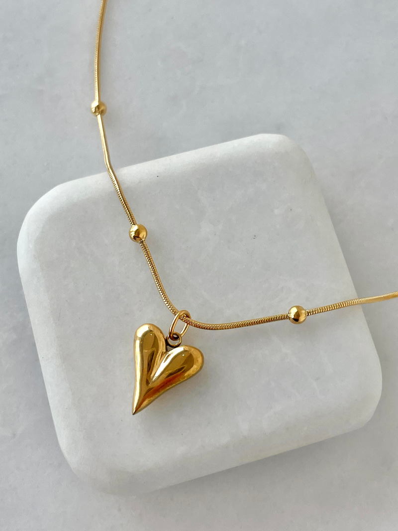 Çelik Bombe Kalp ve Topçuklu Kolye