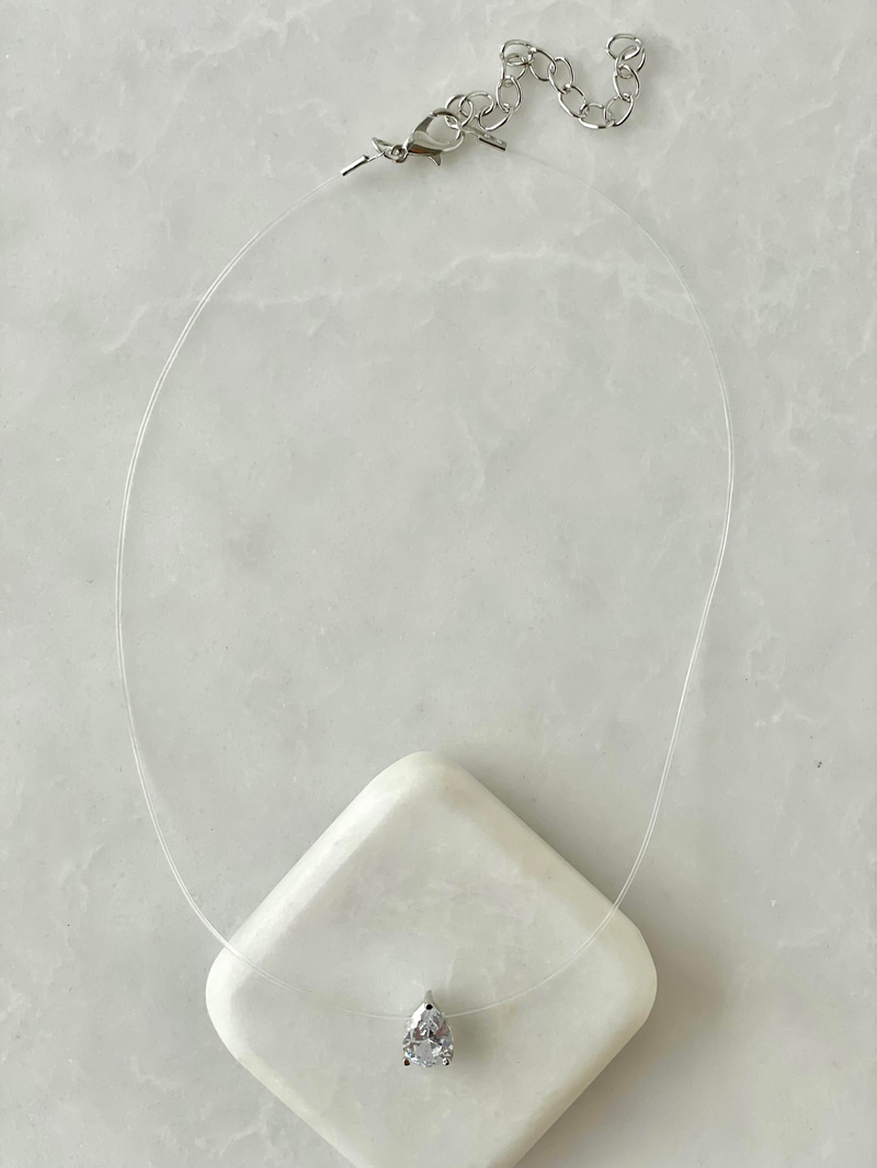 Hayalet İp Kristal Büyük Damla Taşlı Minimal Kolye