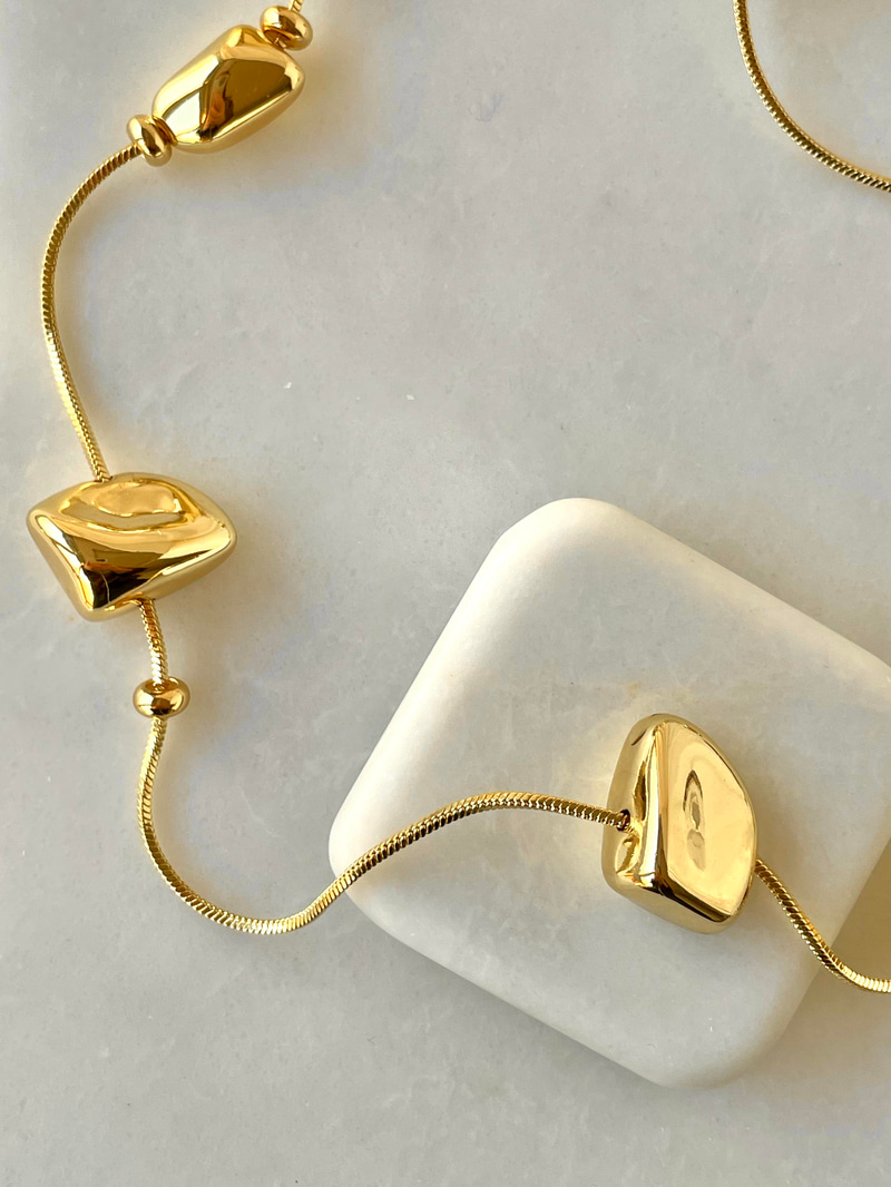 Altın Kaplama Asimetrik Gold Detaylı Kolye