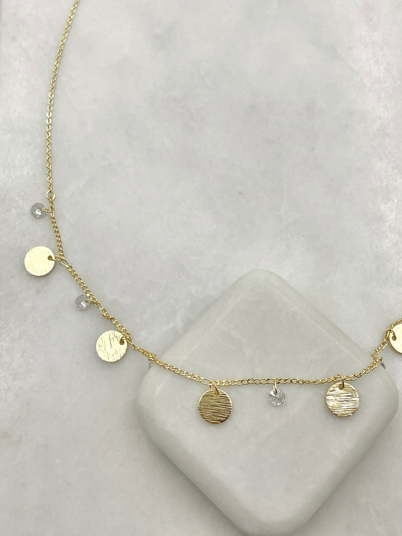 Plaka ve Kristal Sallantılı Kolye Gold