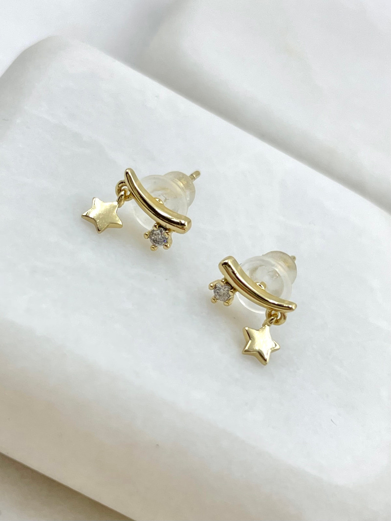 Özel Seri Kristal Taşlı ve Yıldız Sallantılı Minimal Küpe Gold