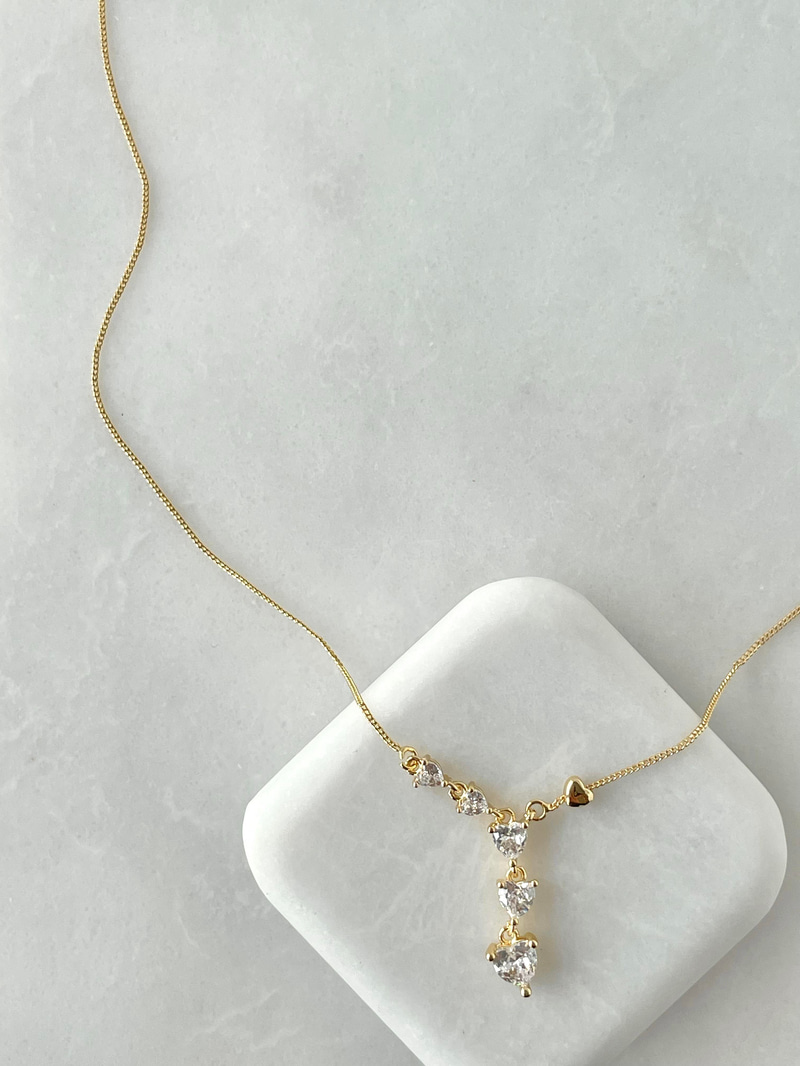 Altın Kaplama Kalp Kristal Sallantılı Minimal Zincir Kolye Gold