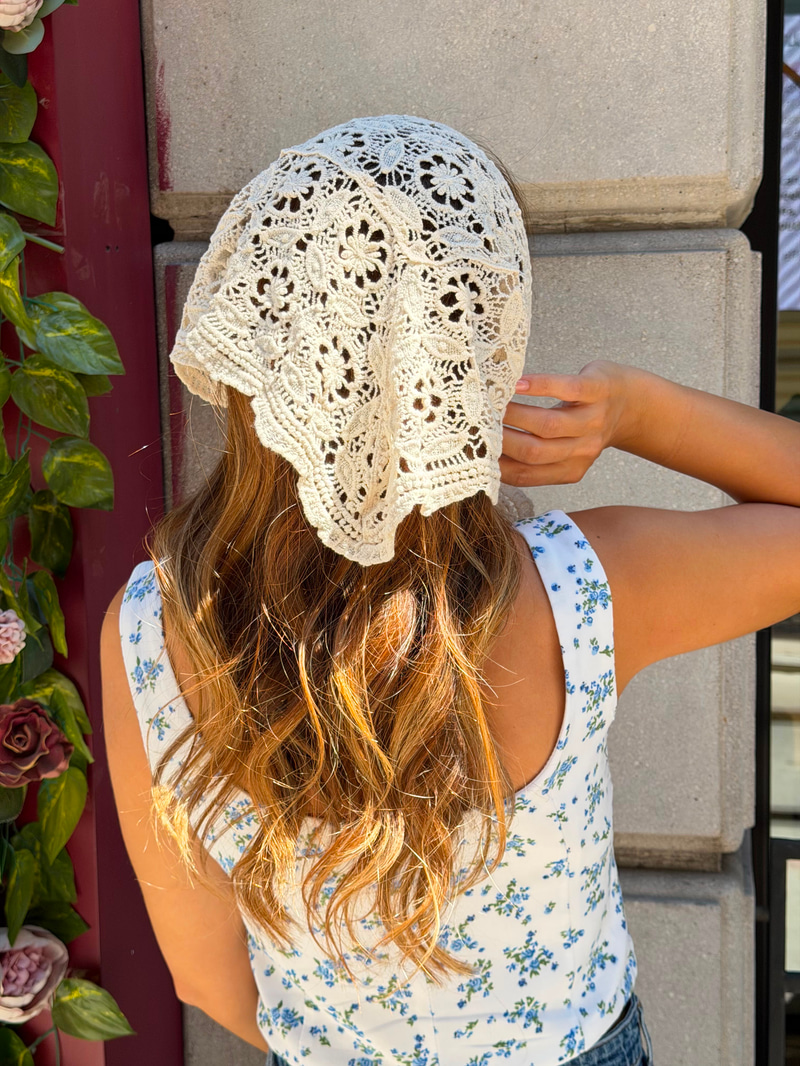Çiçek ve Göz Desenli Bandana Bej Renkli