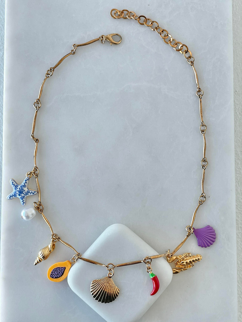 Renkli Yaz Temalı Charm Sallantılı Kolye Gold