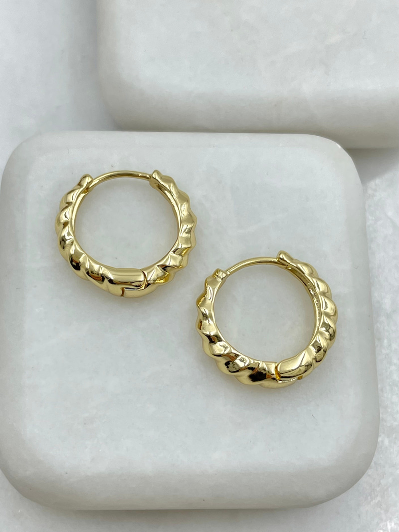 Özel Seri Yansımalı Burgu Halka Küpe Gold