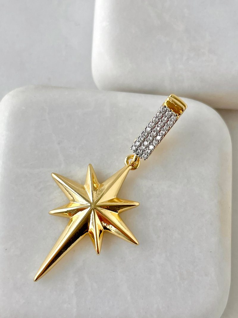 Kuzey Yıldızı Ajda Charm