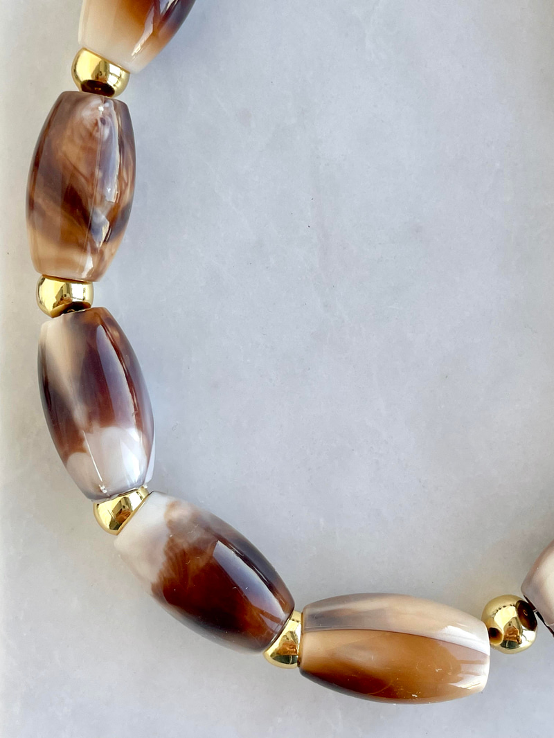Gold Detaylı Oval Kemik Kolye
