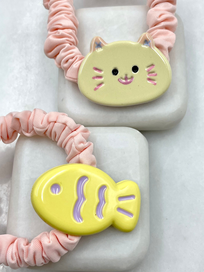 Kedi ve Balık İkili Scrunchie Toka Yavruağzı