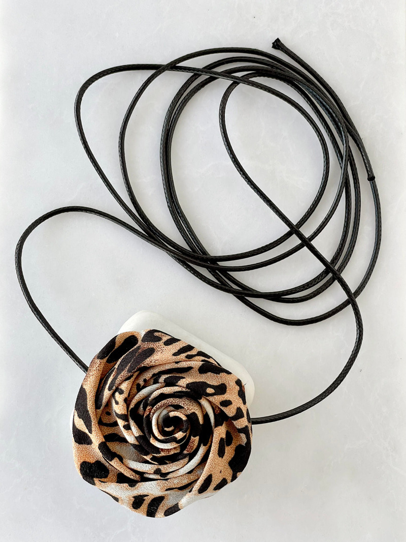 Leopar Gül Choker Kolye Kahverengi
