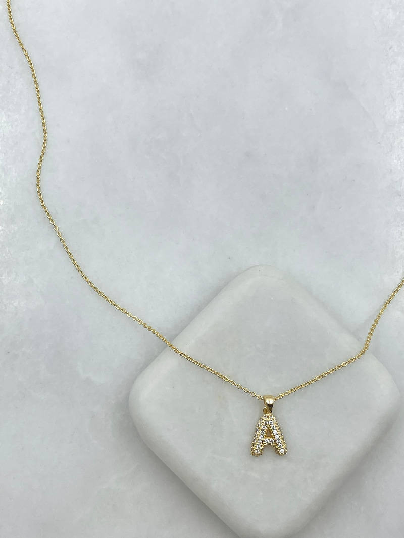 Altın Kaplama Gömme Taşlı Küçük Bombeli Harf Kolye Gold