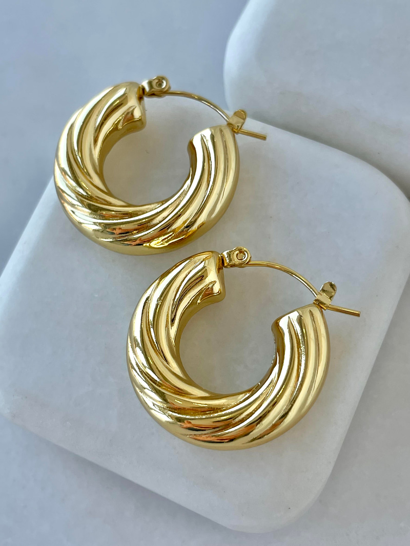 Çelik Kıvrımlı Halka Küpe