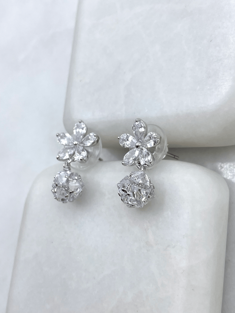 Özel Seri Swarovski Taş Sallantılı Tasarım Çiçek Küpe Gümüş