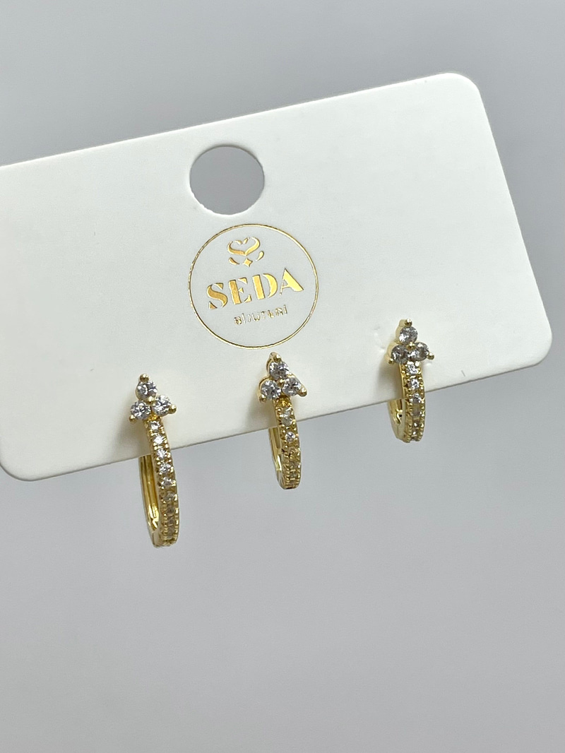 Altın Kaplama Kristal Taşlı Çiçek Model Üçlü Set Küpe Gold