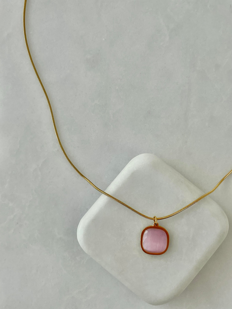 Çelik Kare Opal Taşlı Kolye Pembe-Gold