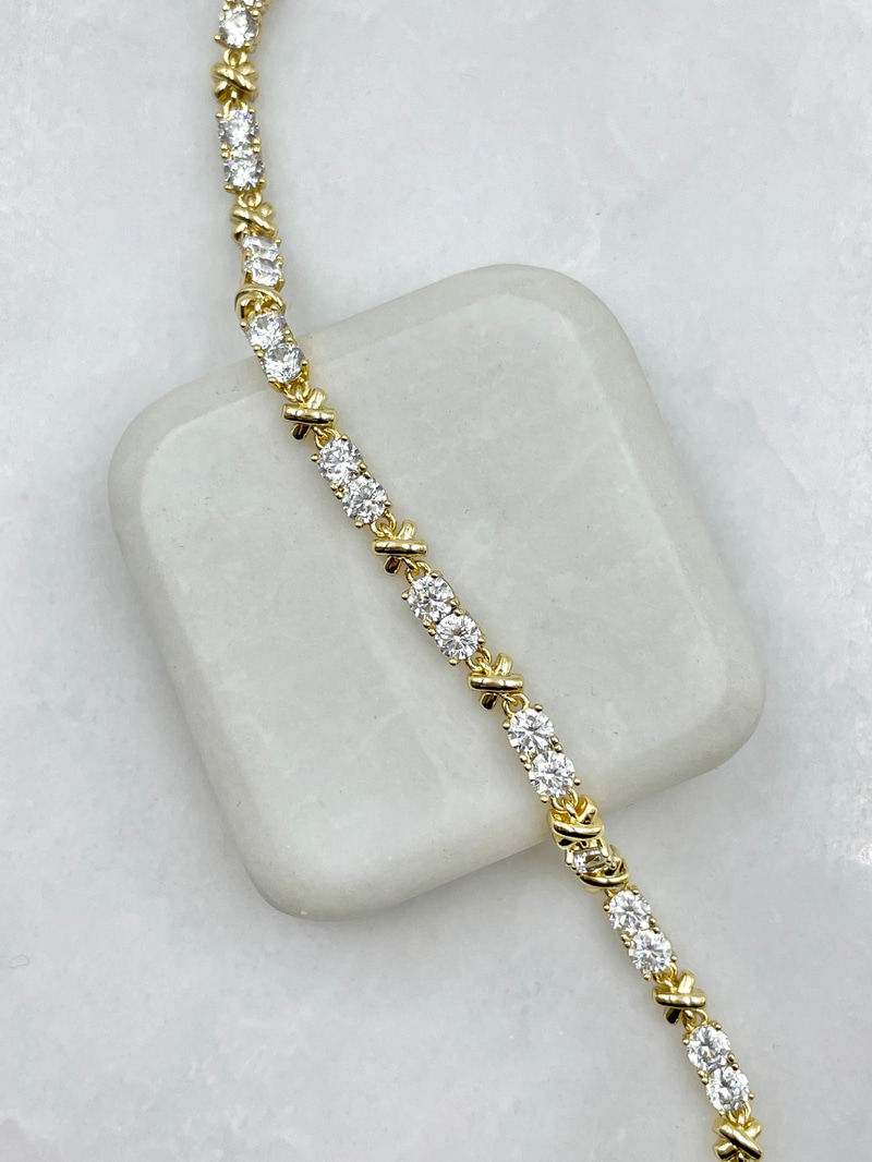 Özel Seri Kristal Taşlı X Model Bileklik Gold