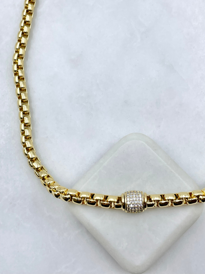 Özel Seri Halka Geçmeli Tasarım Model Kolye Gold