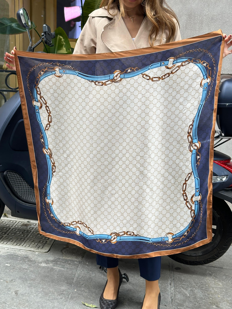 Zincir Desenli Kahverengi Fular 90 x 90 cm Renkli