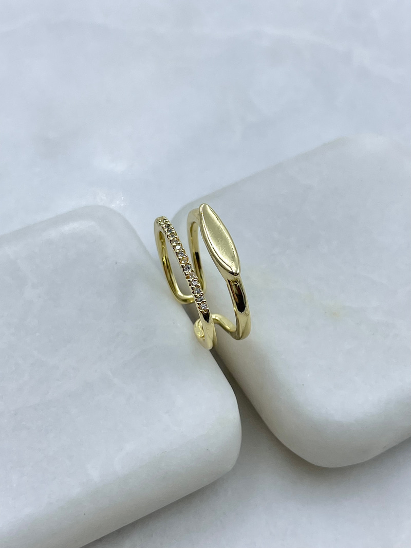 Altın Kaplama Gömme Taşlı ve Sütun Model Yüzük Gold