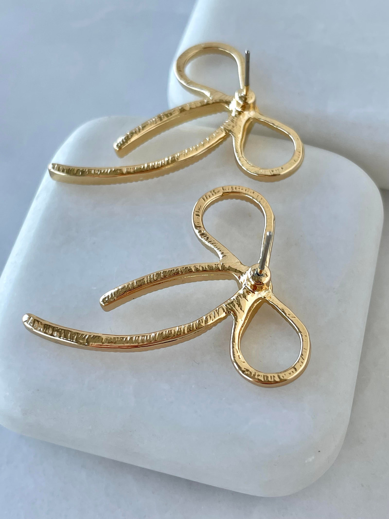 Altın Kaplama Tırtıklı Fiyonk Küpe Gold