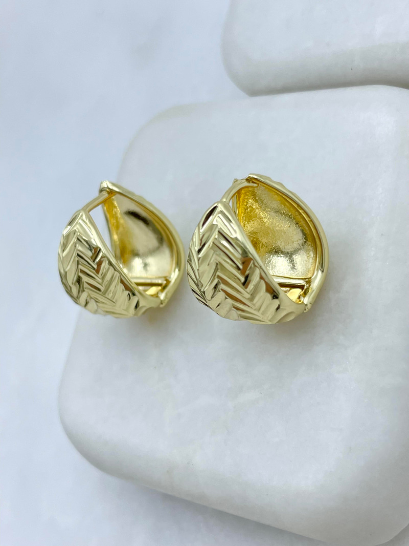 Altın Kaplama Kabartmalı Yaprak Küpe 1,4 cm Gold