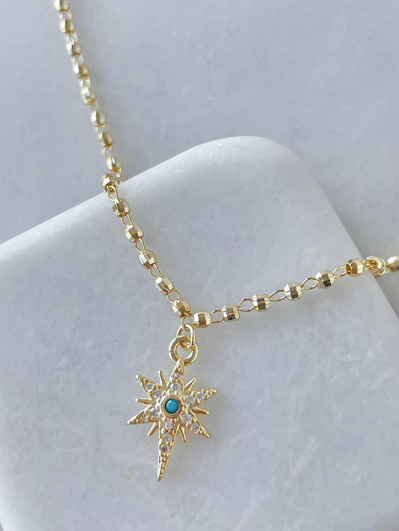 Altın Kaplama Kuzey Yıldızı Sallantılı Dorika Kolye Gold