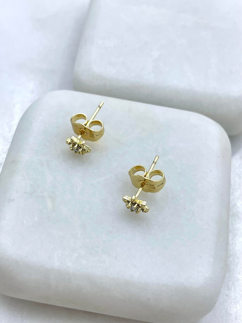 Özel Seri Kristal Taşlı Minimal Yıldız Küpe Gold