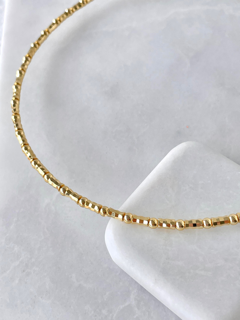 Altın Kaplama Işıltılı Boru ve Topçuk Yaylı Kolye Gold