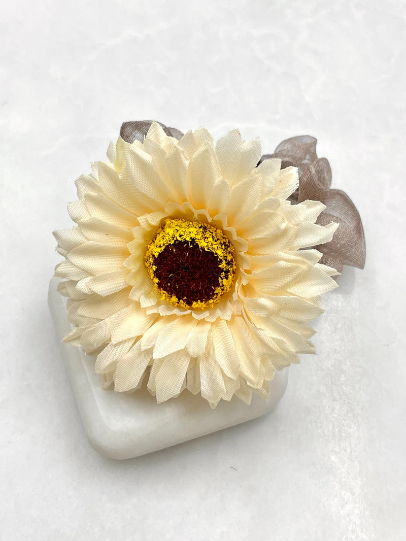Kasımpatı Scrunchie Toka Ekru