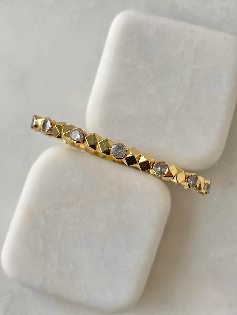 Altın Kaplama Kristal Taşlı ve Küplü Yaylı Bileklik Gold
