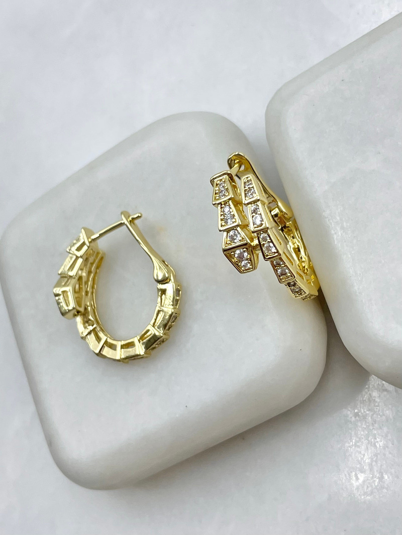 Gömme Taşlı Yılan Model Küpe Gold