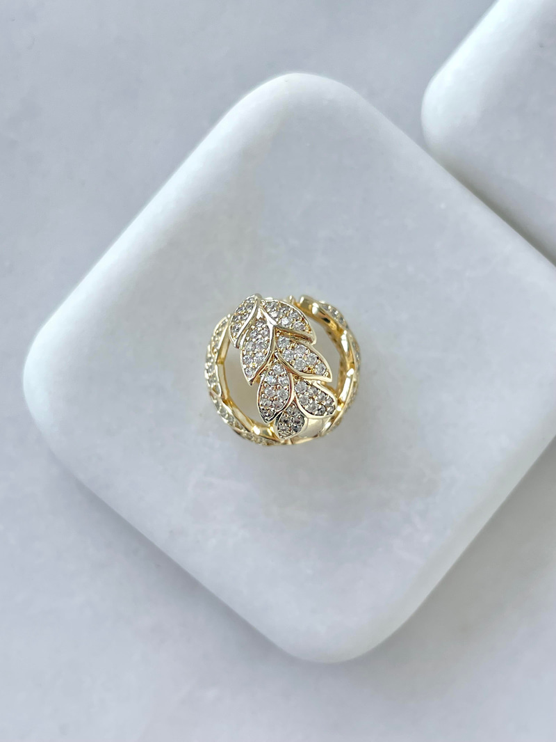 Özel Seri Gömme Taşlı Yaprak Model Halka Küpe Gold