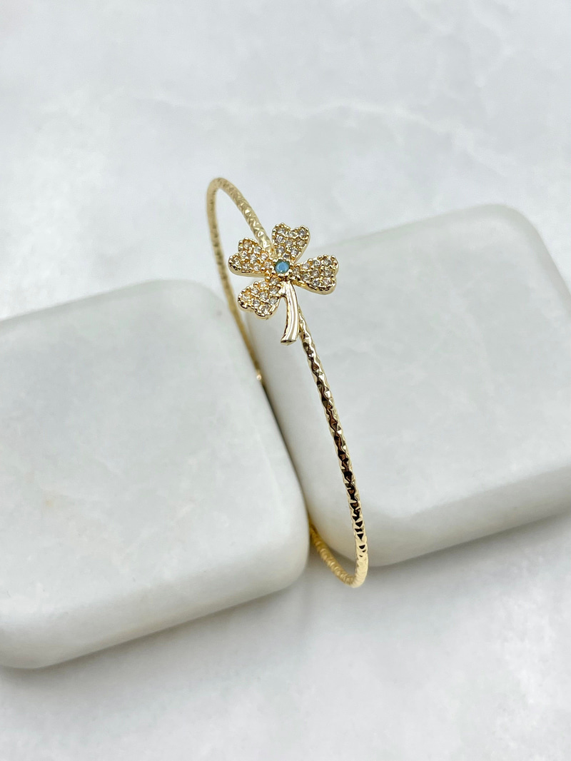 Yonca Model Işıltılı Kelepçe Bileklik Gold