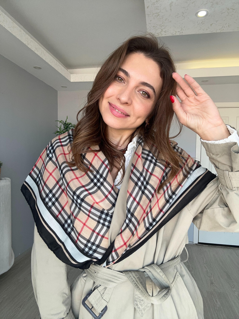 Kare Desenli Fular