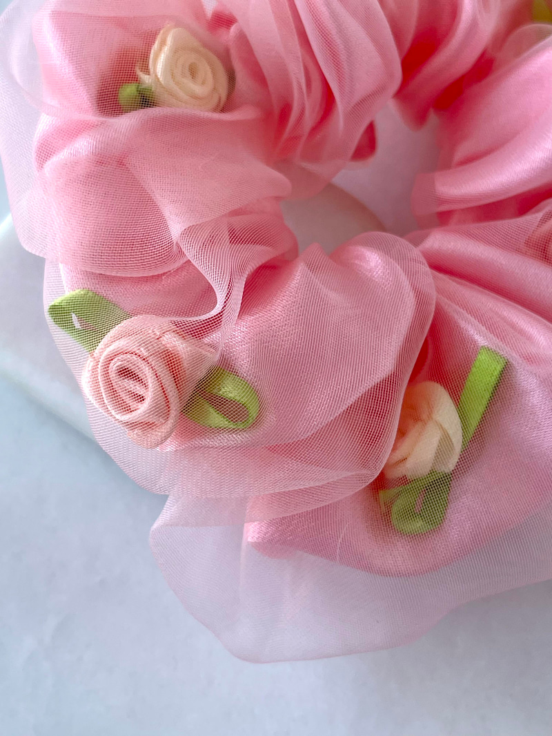 Gül Detaylı Organze Tül Scrunchie Toka Pembe