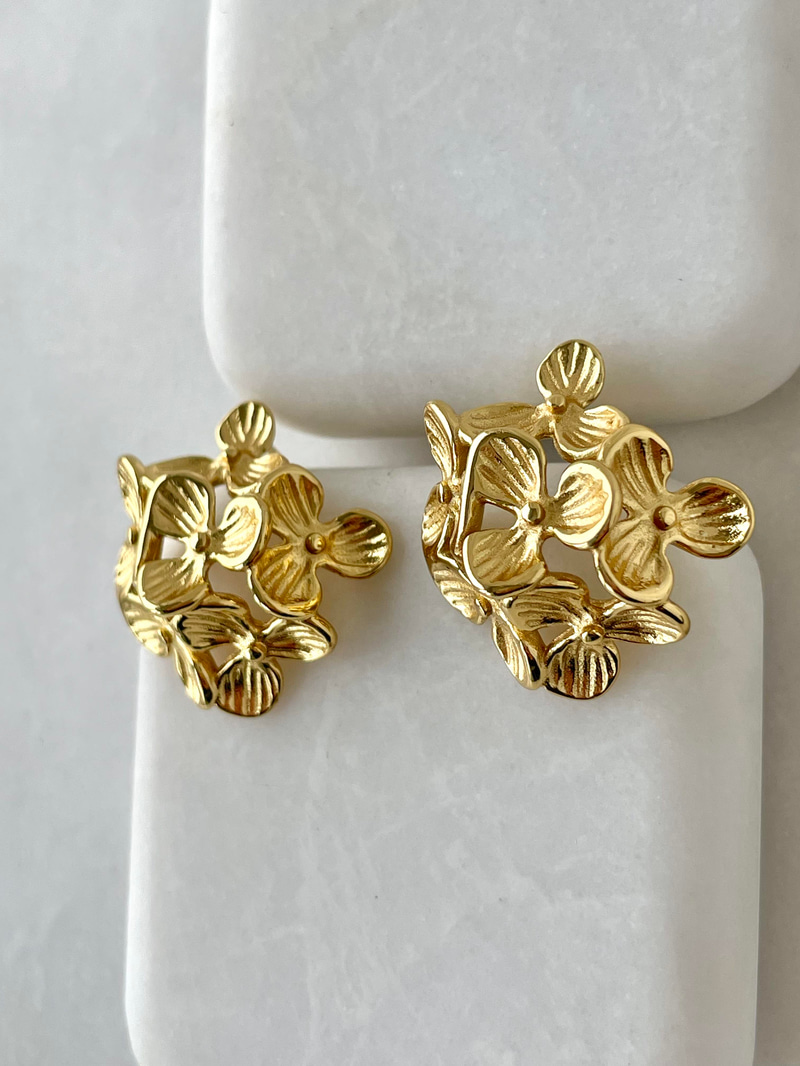 Çelik Çoklu Çiçek Küpe Gold
