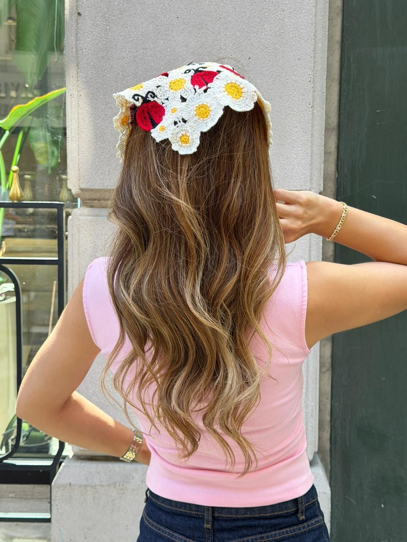 Uğur Böceği Desenli İpli Üçgen Bandana Renkli