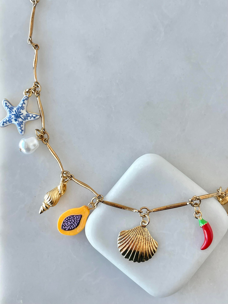 Renkli Yaz Temalı Charm Sallantılı Kolye Gold