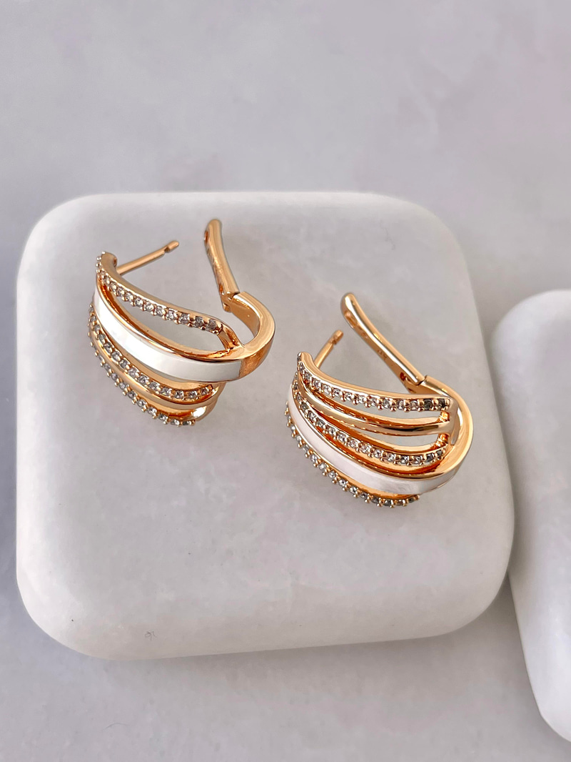 Özel Seri Sedefli ve Gömme Taşlı Çoklu Görünüm Küpe Gold