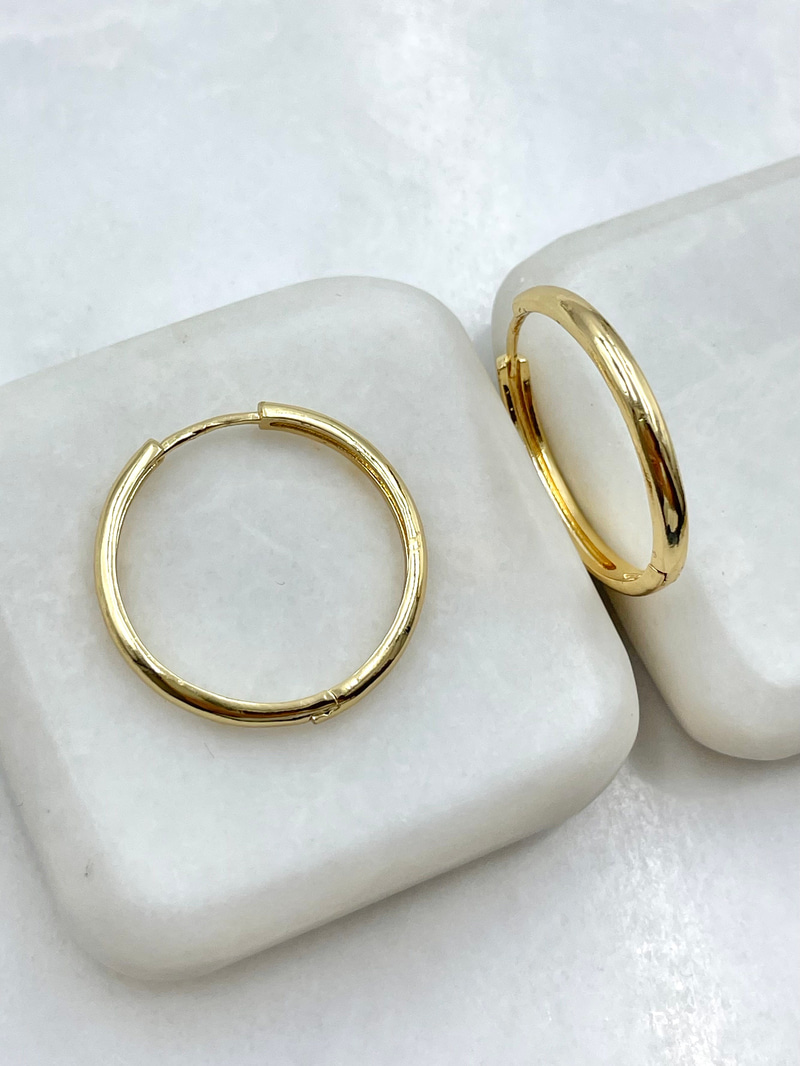 İnce Basic Halka Küpe 2.7 cm Gold