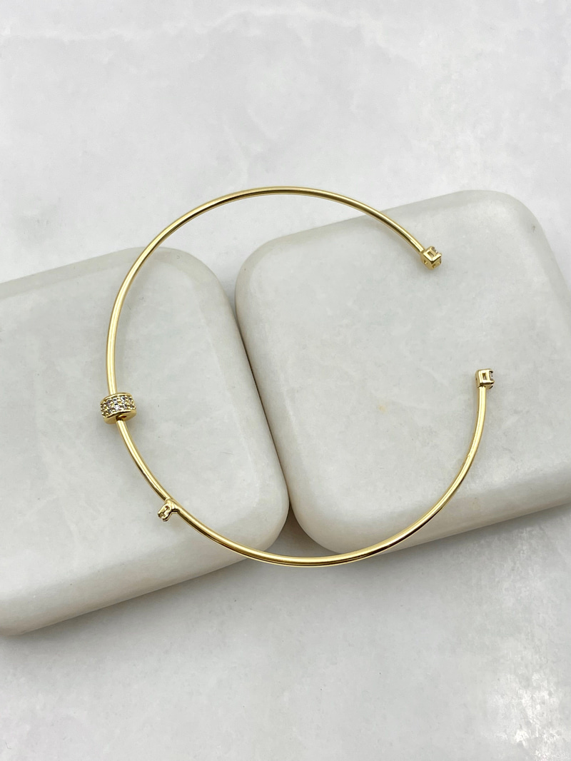 Taşlı Silindir Model Minimal Kelepçe Gold