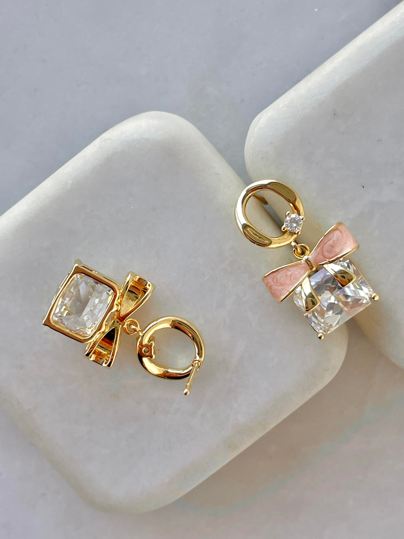 Altın Kaplama Kare Kristal Taşlı Mineli Fiyonk Küpe Pembe