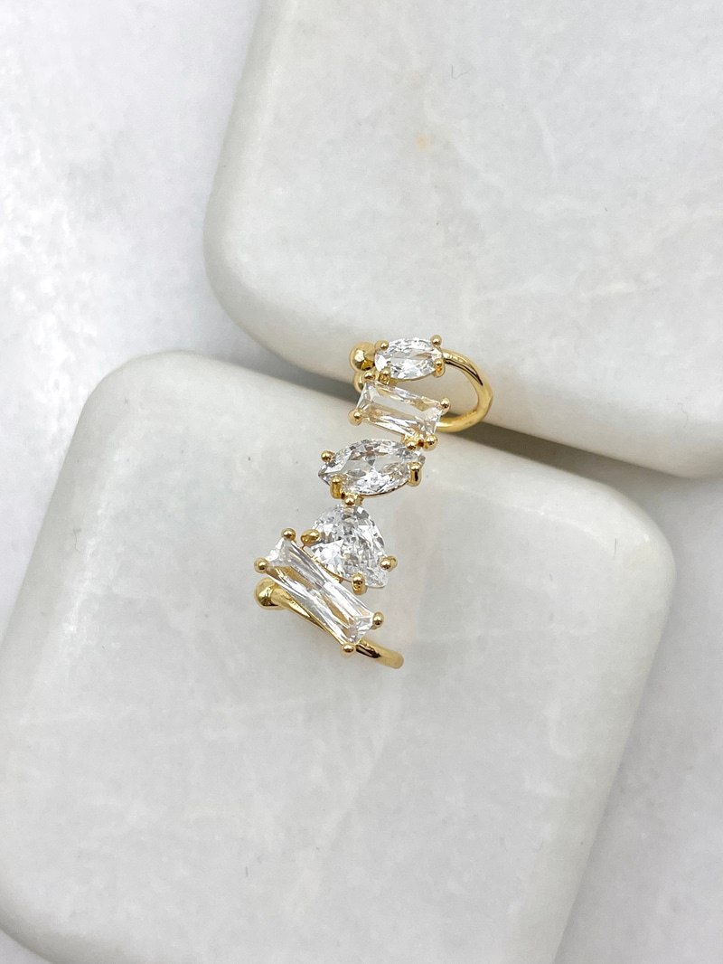 Çeşitli Kristal Taşlı Kıkırdak Küpe Gold