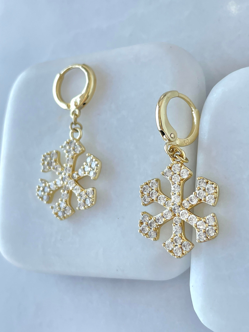 Özel Seri Gömme Taşlı Kar Tanesi Küpe Gold