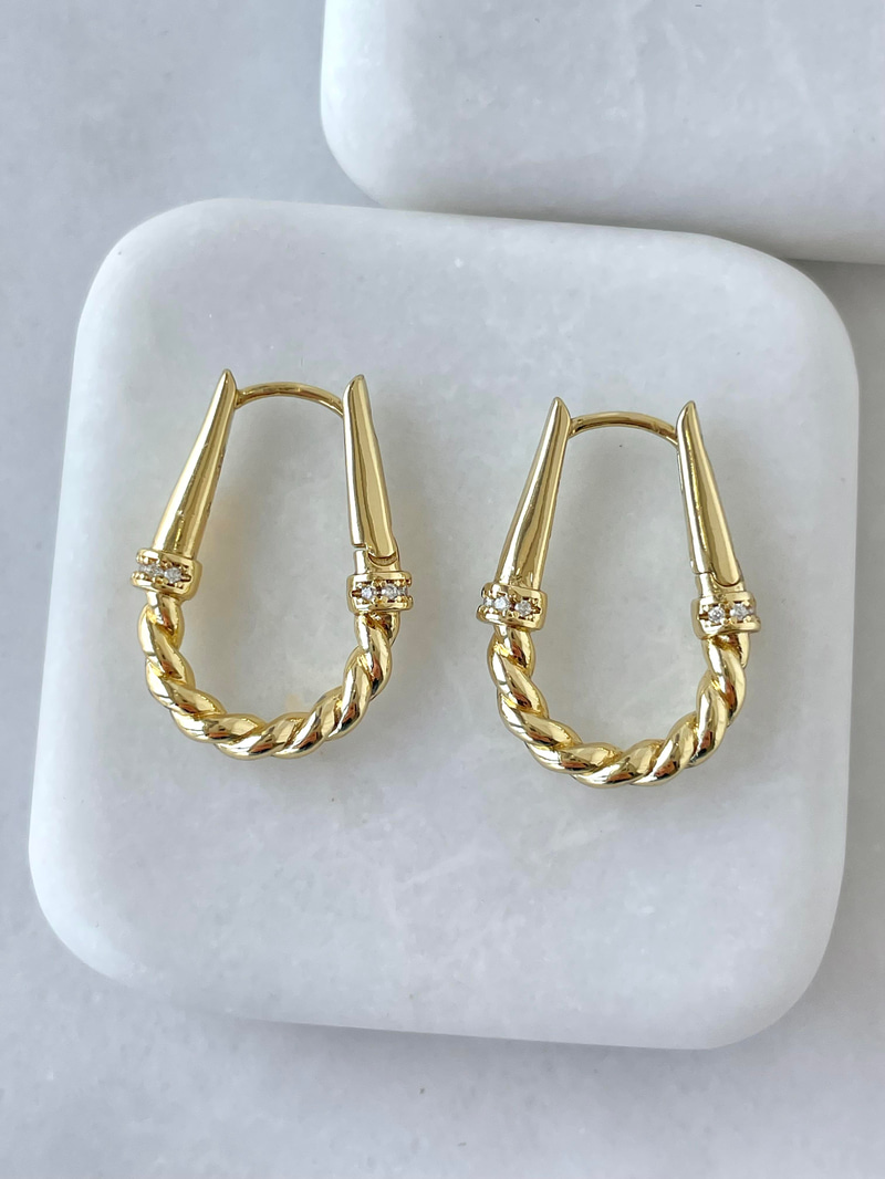 Özel Seri Burgu Model U Küpe Gold