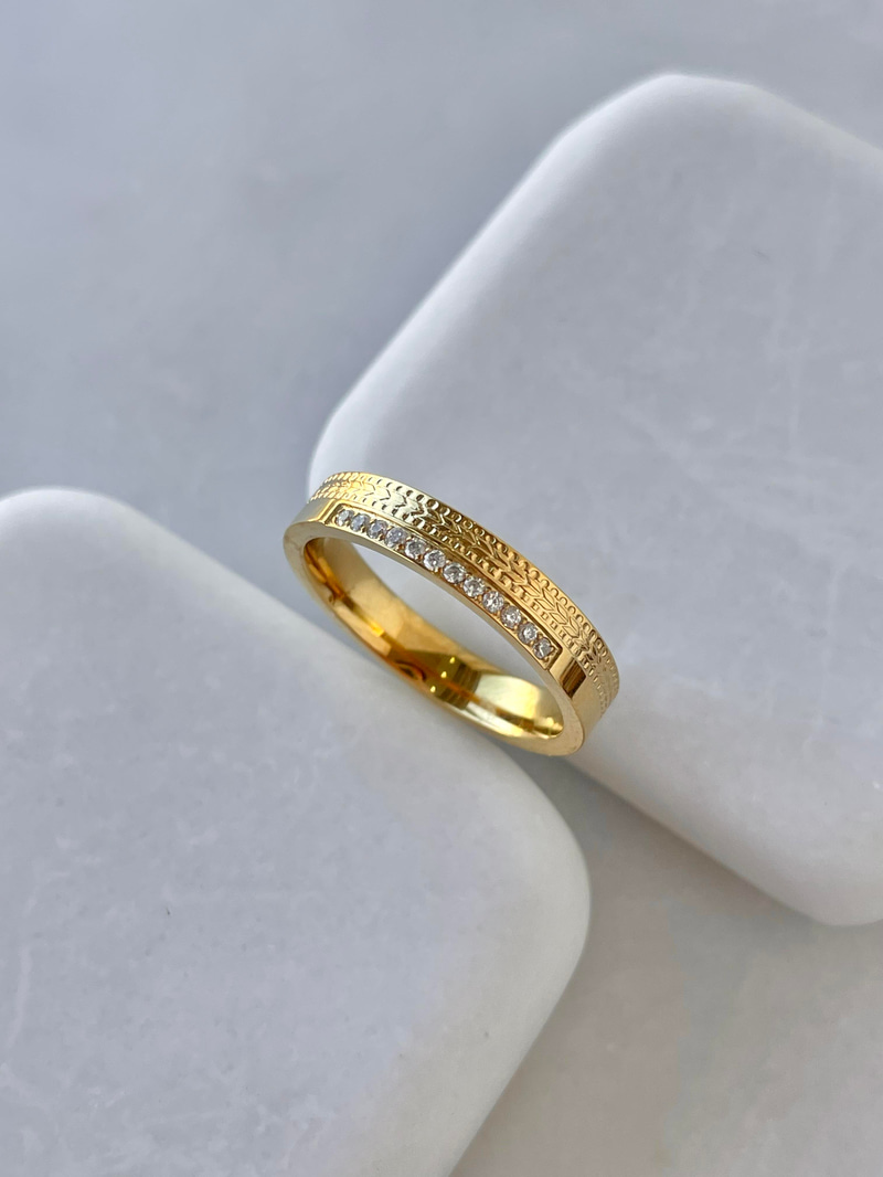 Çelik Zirkon Taşlı ve İşlemeli Yüzük Gold
